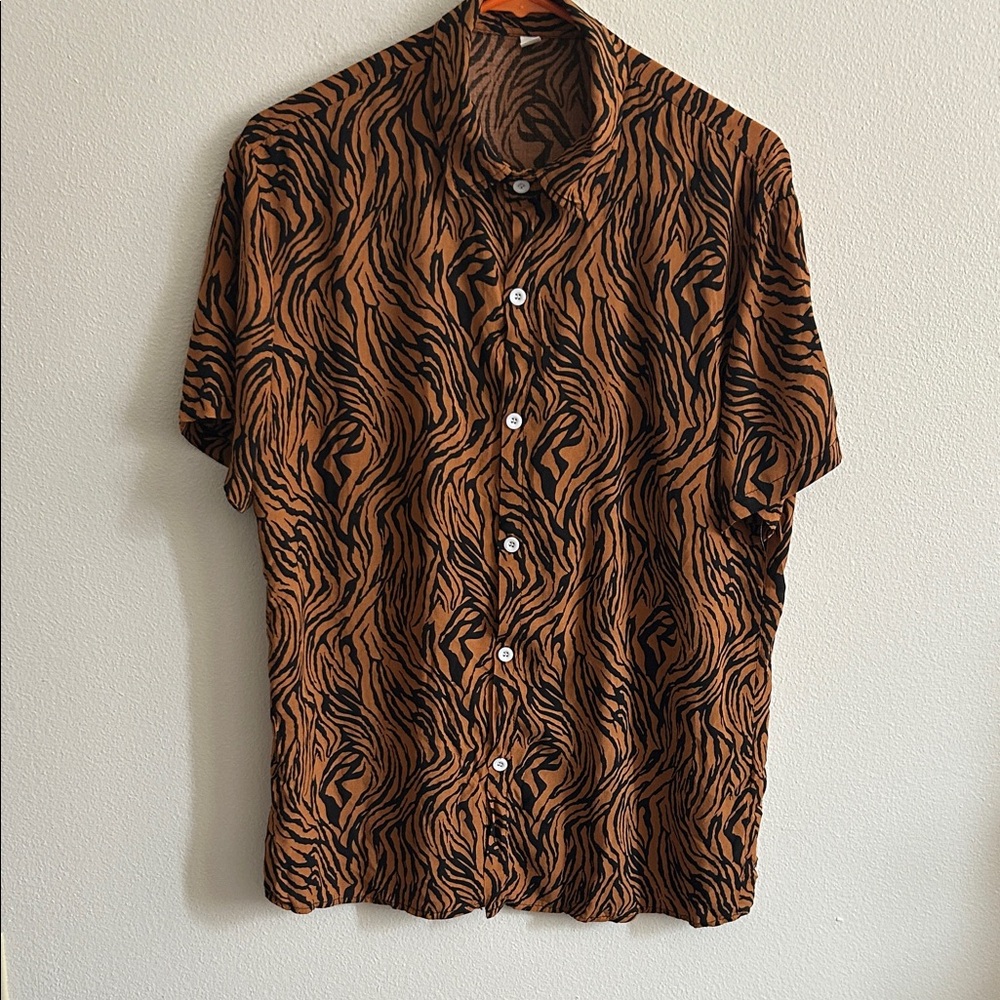 Shein Black/Orange Zebra Viscose  Men's Button Down Short Sleeve  Shirt: L
